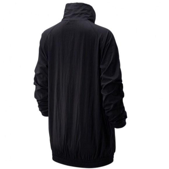 New Balance Black Oversized Lightweight Nylon Jacket - Picture 4 of 11